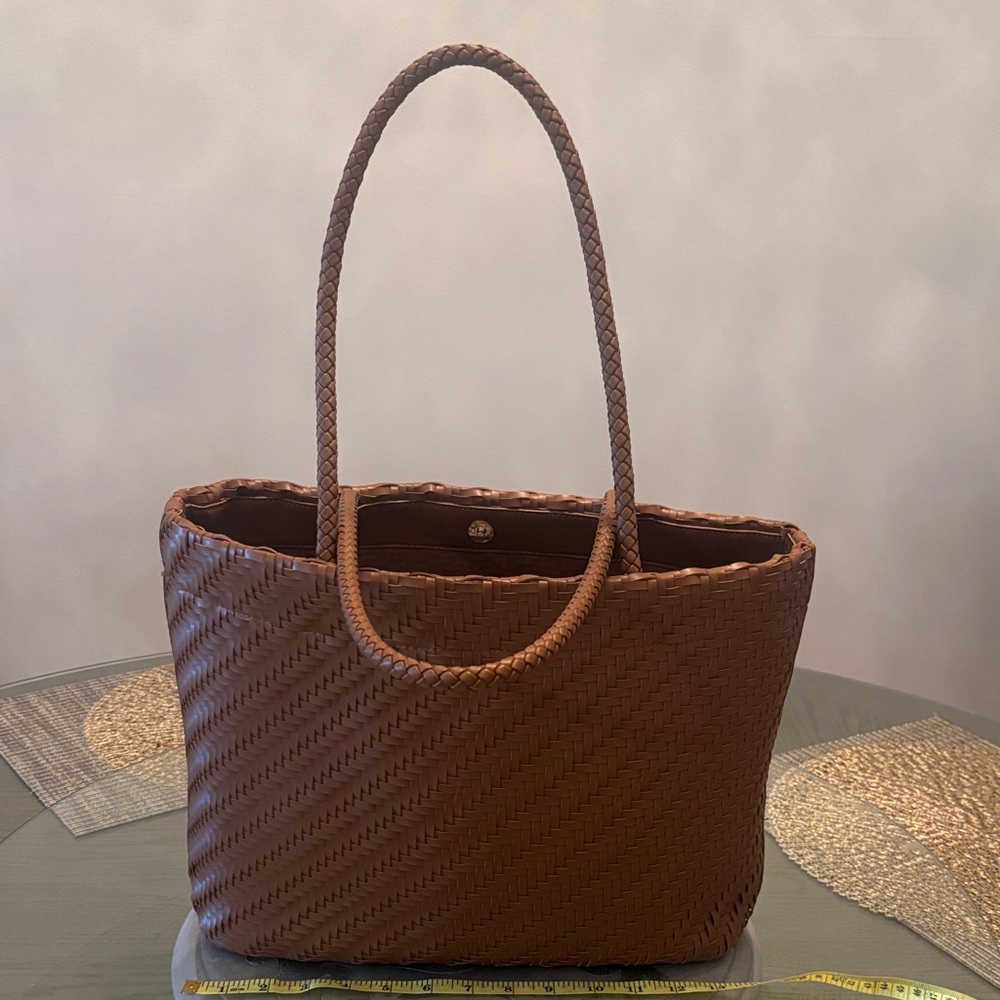 Woven Tote Handbag in Brown